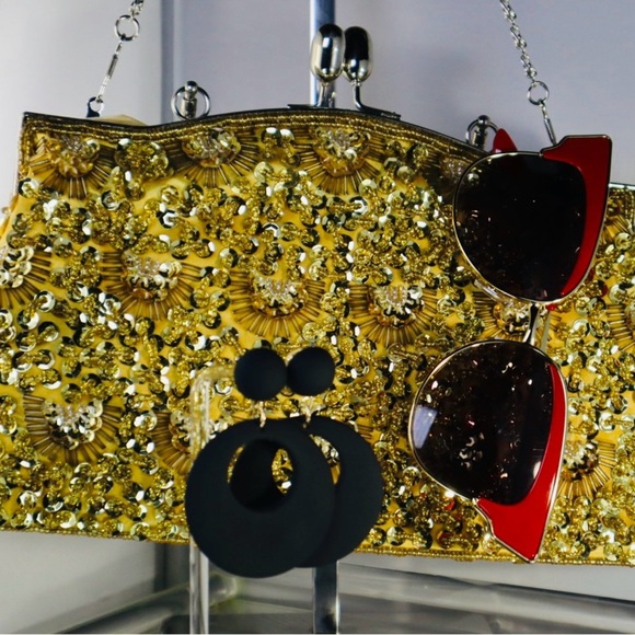 Great Retro lightweight Circle Earrings - Picture 4 of 4